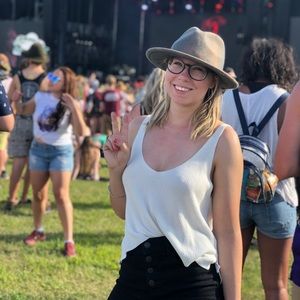 Meet your Posher, Madeline